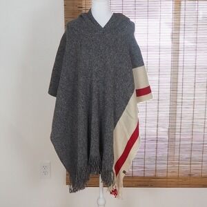 NWT Roots Cabin Collection Hooded Knit Poncho One Size Fringe Canada Cape